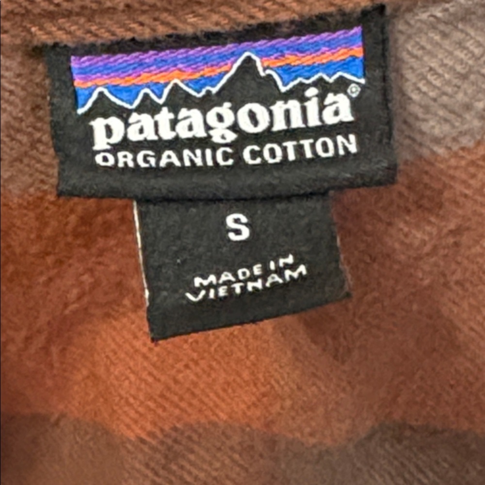 PATAGONIA XS Long-Sleeved Organic Cotton Midweight Fjord Flannel in Orange/Gray - Picture 2 of 10